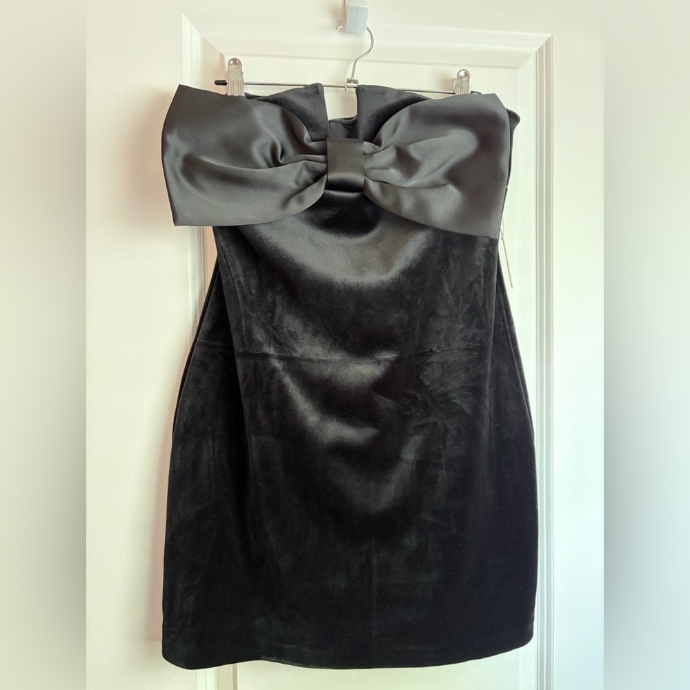 NWT Express Black Strapless Velvet Mini Dress with Statement Bow - Picture 4 of 7